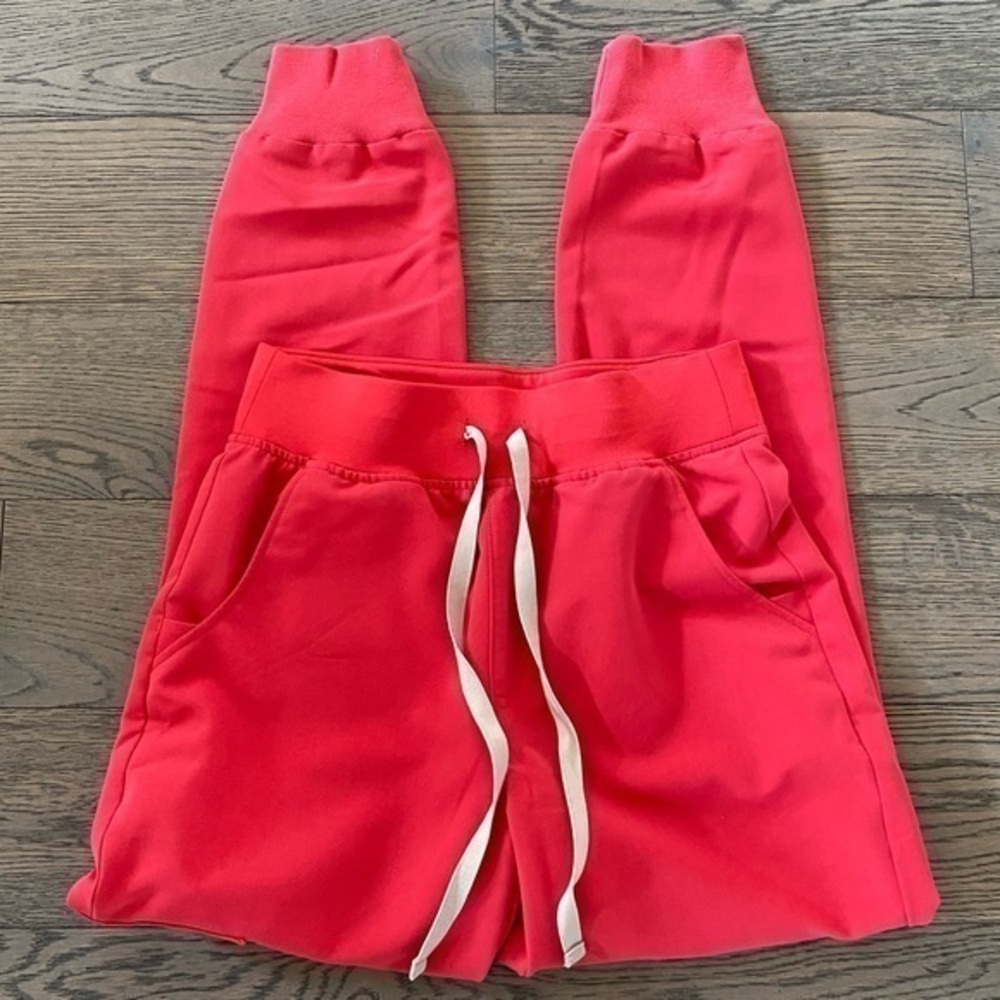 Figs Zamora Technical Collection Jogger Scrub Pants Petite